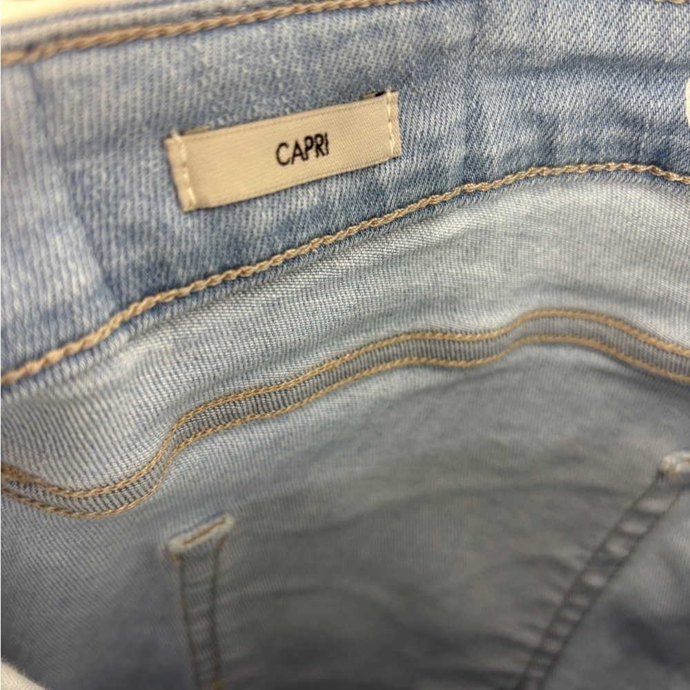 Calvin Klein Jeans Women's Capri Jeans Casual Light Blue Wash Size 8 - Picture 6 of 6